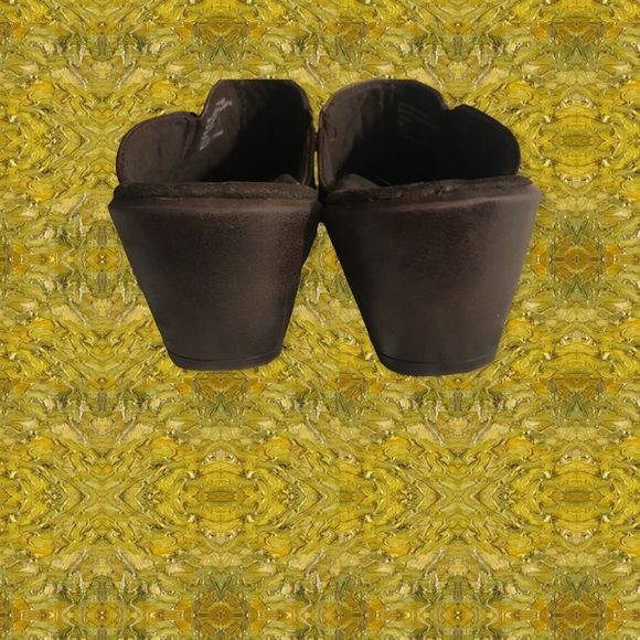 EARTH ORIGINS Mules Brown Leather Gold Buckle 2” Heel Size 8 - Picture 5 of 7